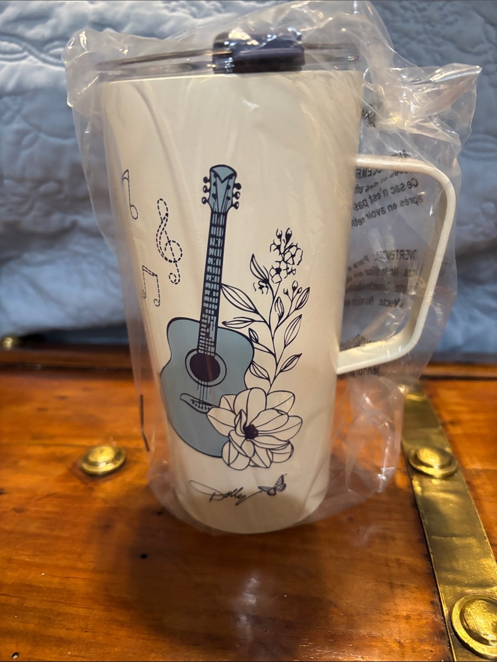 NWT 🦋Dolly Parton 20 oz metal Guitar Tumbler